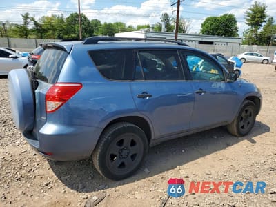 Trzecie zdjęcie samochodu z tyłu: 2006 TOYOTA RAV4 BASE VIN:JTMBD33VX66018632 - miniatura