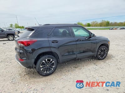 Trzecie zdjęcie samochodu z tyłu: 2022 CHEVROLET TRAILBLAZER LT VIN:KL79MRSL3NB032540 - miniatura