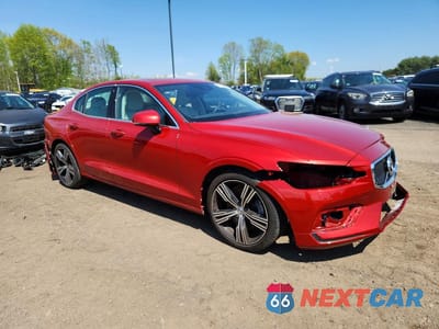 Czwarte zdjęcie samochodu z boku: 2019 VOLVO S60 T6 INSCRIPTION VIN:7JRA22TL1KG013013 - miniatura