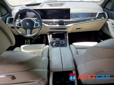 Zdjęcie 8 z 13 samochodu: 2024 BMW X5 M60I VIN:5UX33EU05R9T26024 - miniatura