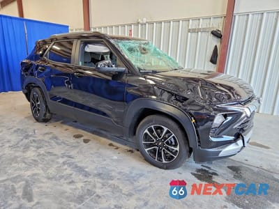 Czwarte zdjęcie samochodu z boku: 2026 CHEVROLET TRAILBLAZER LT VIN:KL79MPSL9TB128691 - miniatura