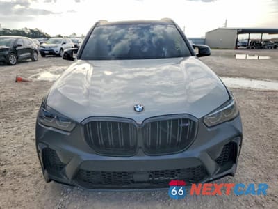 Piąte zdjęcie samochodu w środku: 2022 BMW X5 M VIN:5YMJU0C02N9L56562 - miniatura