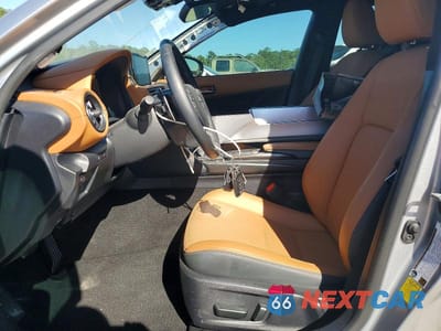 Zdjęcie 7 z 13 samochodu: 2024 LEXUS IS 300 BASE VIN:JTHCA1D22R5129917 - miniatura