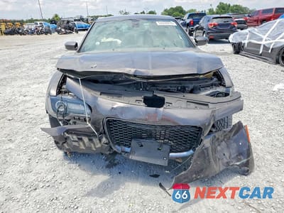 Piąte zdjęcie samochodu w środku: 2021 CHRYSLER 300 VIN:2C3CCABG5MH634317 - miniatura