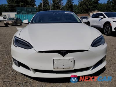 Piąte zdjęcie samochodu w środku: 2017 TESLA MODEL S VIN:5YJSA1E24HF229722 - miniatura
