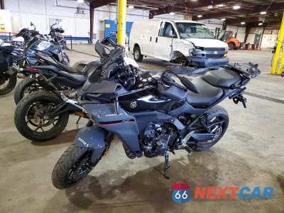 Trzecie zdjęcie samochodu z tyłu: 2026 YAMAHA MTT890 VIN:JYARN99E2TA001172 - miniatura