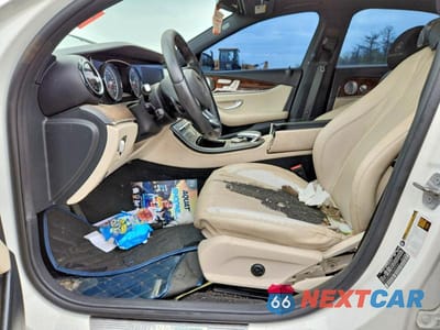 Zdjęcie 7 z 12 samochodu: 2017 MERCEDES-BENZ E 300 4MATIC VIN:WDDZF4KB6HA052241 - miniatura
