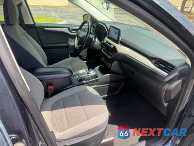 Piąte zdjęcie samochodu w środku: 2022 FORD ESCAPE SE VIN:1FMCU0G62NUA88346 - miniatura