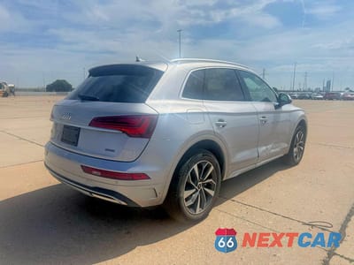 Czwarte zdjęcie samochodu z boku: 2021 AUDI Q5 PREMIUM PLUS VIN:WA1BAAFY2M2050718 - miniatura