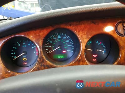 Zdjęcie 9 z 12 samochodu: 2003 JAGUAR XK8 VIN:SAJDA42C232A32507 - miniatura