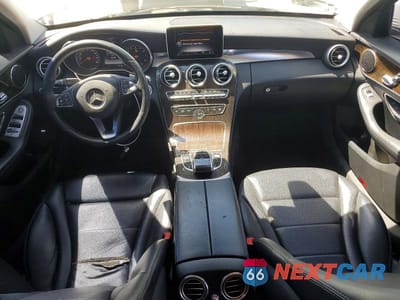 Zdjęcie 8 z 12 samochodu: 2015 MERCEDES-BENZ C 300 4MATIC VIN:55SWF4KB6FU054779 - miniatura
