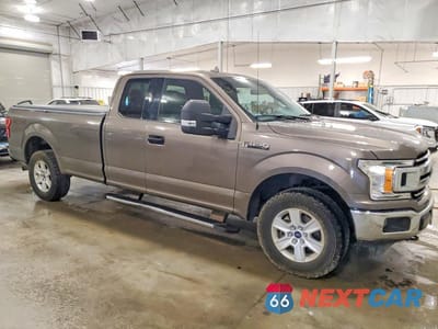 Czwarte zdjęcie samochodu z boku: 2018 FORD F150 SUPER CAB VIN:1FTFX1EG1JKC34204 - miniatura