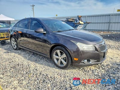Czwarte zdjęcie samochodu z boku: 2014 CHEVROLET CRUZE LT VIN:1G1PE5SB0E7447687 - miniatura