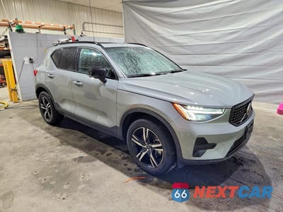 Czwarte zdjęcie samochodu z boku: 2024 VOLVO XC40 CORE VIN:YV4L12UK3R2238022 - miniatura