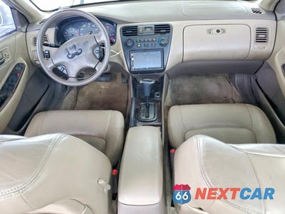 Zdjęcie 8 z 12 samochodu: 2002 HONDA ACCORD EX VIN:1HGCG56622A083222 - miniatura