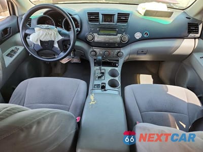 Zdjęcie 8 z 13 samochodu: 2008 TOYOTA HIGHLANDER BASE VIN:JTEES41A782010938 - miniatura