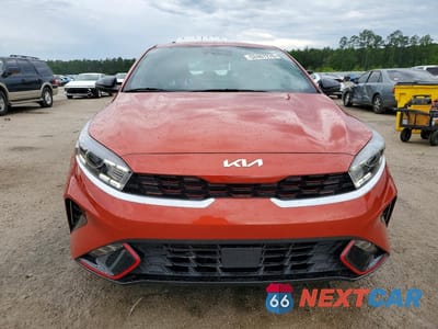 Piąte zdjęcie samochodu w środku: 2023 KIA FORTE GT LINE VIN:3KPF54AD0PE652185 - miniatura