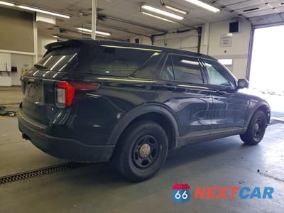 Trzecie zdjęcie samochodu z tyłu: 2025 FORD EXPLORER POLICE INTERCEPTOR VIN:1FM5K8AB1SGA02392 - miniatura