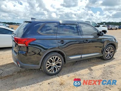 Trzecie zdjęcie samochodu z tyłu: 2018 MITSUBISHI OUTLANDER SE VIN:JA4AD3A38JJ005441 - miniatura