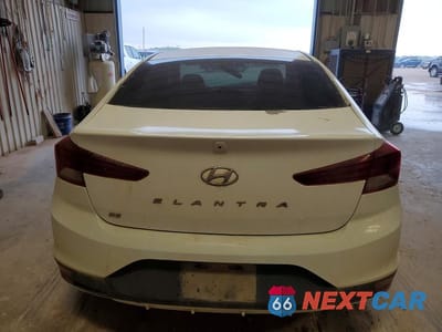 Zdjęcie 6 z 13 samochodu: 2019 HYUNDAI ELANTRA SE VIN:5NPD74LF4KH415901 - miniatura