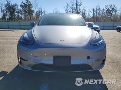 Piąte zdjęcie samochodu w środku: 2024 TESLA MODEL Y VIN:7SAYGAEE3RF197983 - miniatura