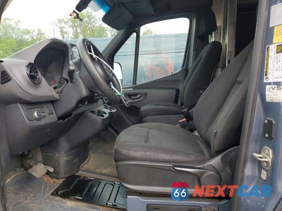 Zdjęcie 7 z 13 samochodu: 2019 MERCEDES BENZ SPRINTER 2500 DELIVERY VAN VIN:WD4PF0CD3KP040651 - miniatura