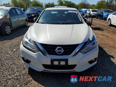Piąte zdjęcie samochodu w środku: 2017 NISSAN ALTIMA 2.5 SV VIN:1N4AL3AP9HC146177 - miniatura