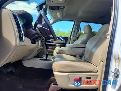 Zdjęcie 7 z 12 samochodu: 2017 RAM 2500 LARAMIE VIN:3C6TR5FJXHG555178 - miniatura