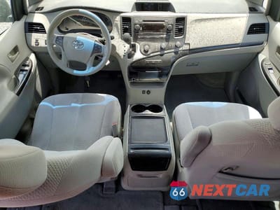 Zdjęcie 8 z 13 samochodu: 2012 TOYOTA SIENNA LE VIN:5TDKK3DC6CS216204 - miniatura