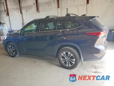 Drugie zdjęcie samochodu z przodu: 2022 TOYOTA HIGHLANDER XLE VIN:5TDGZRBH4NS162214 - miniatura