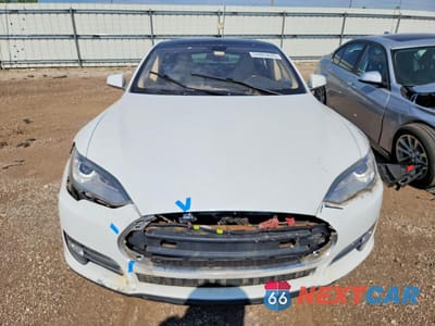 Piąte zdjęcie samochodu w środku: 2013 TESLA MODEL S VIN:5YJSA1CN1DFP13869 - miniatura