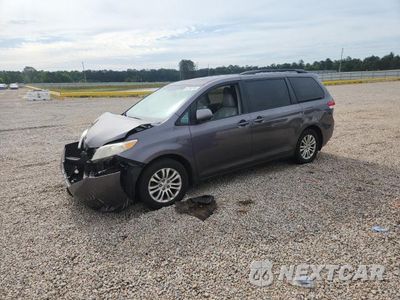 2012 TOYOTA SIENNA XLE 8-PASSENGER 5TDYK3DC7CS277457 - główne zdjęcie licytacji z USA - miniatura