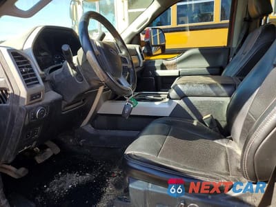 Piąte zdjęcie samochodu w środku: 2019 FORD F450 SUPER DUTY VIN:1FT8W4DTXKEE14745 - miniatura