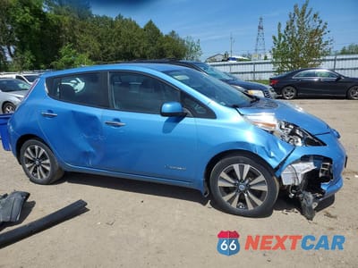 Czwarte zdjęcie samochodu z boku: 2014 NISSAN LEAF S 5DR VIN:1N4AZ0CP9EC336387 - miniatura