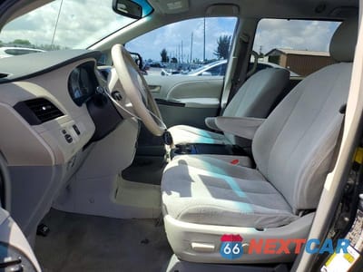 Zdjęcie 7 z 13 samochodu: 2011 TOYOTA SIENNA LE VIN:5TDKK3DC3BS105852 - miniatura