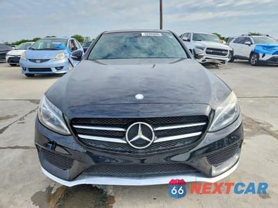 Piąte zdjęcie samochodu w środku: 2015 MERCEDES-BENZ C 400 4MATIC VIN:55SWF6GBXFU032319 - miniatura