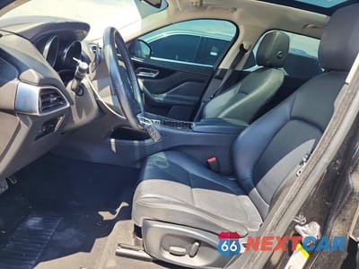 Zdjęcie 7 z 13 samochodu: 2018 JAGUAR F-PACE PREMIUM VIN:SADCJ2FX7JA321723 - miniatura