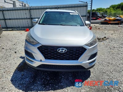 Piąte zdjęcie samochodu w środku: 2019 HYUNDAI TUCSON VALUE VIN:KM8J33A41KU863976 - miniatura