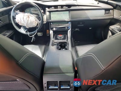 Zdjęcie 8 z 12 samochodu: 2020 JAGUAR XF CHECKERED FLAG VIN:SAJBX4GX6LCY86263 - miniatura