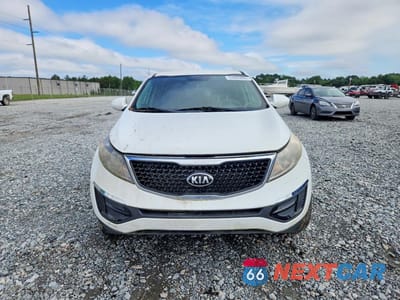 Piąte zdjęcie samochodu w środku: 2016 KIA SPORTAGE LX VIN:KNDPB3AC7G7857632 - miniatura