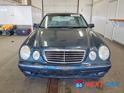 Piąte zdjęcie samochodu w środku: 2001 MERCEDES-BENZ E 320 VIN:WDBJF65J11B204866 - miniatura
