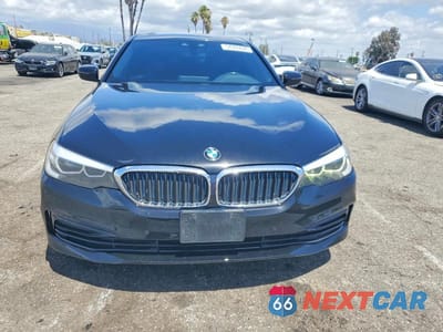 Piąte zdjęcie samochodu w środku: 2019 BMW 530E VIN:WBAJA9C56KB389521 - miniatura