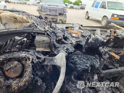 Zdjęcie 9 z 12 samochodu: 2020 FORD EXPLORER XLT VIN:1FMSK7DH6LGC79991 - miniatura