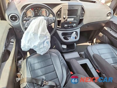 Zdjęcie 8 z 13 samochodu: 2018 MERCEDES-BENZ METRIS VIN:WD4PG2EE8J3499744 - miniatura