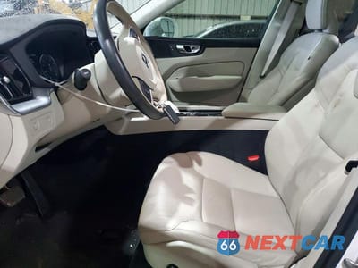 Zdjęcie 7 z 13 samochodu: 2020 VOLVO XC60 T5 MOMENTUM VIN:YV4102RKXL1488714 - miniatura