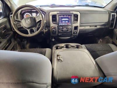 Zdjęcie 8 z 13 samochodu: 2019 RAM 1500 CLASSIC SLT VIN:1C6RR6GT7KS668330 - miniatura