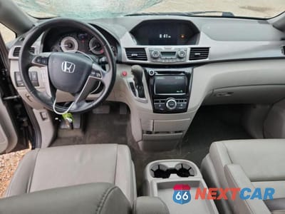 Zdjęcie 8 z 13 samochodu: 2017 HONDA ODYSSEY EXL VIN:5FNRL5H62HB018758 - miniatura