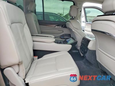 Zdjęcie 11 z 13 samochodu: 2022 JEEP GRAND WAGONEER SERIES I VIN:1C4SJVEJXNS109856 - miniatura