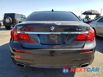 Zdjęcie 6 z 13 samochodu: 2013 BMW 750 I VIN:WBAYA8C59DC996681 - miniatura