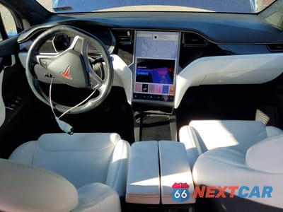 Zdjęcie 8 z 13 samochodu: 2019 TESLA MODEL X VIN:5YJXCAE27KF152626 - miniatura
